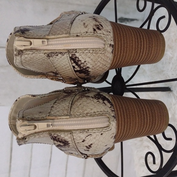 Fergalicious Snakeskin Booties Size 8.5 - Picture 2 of 6